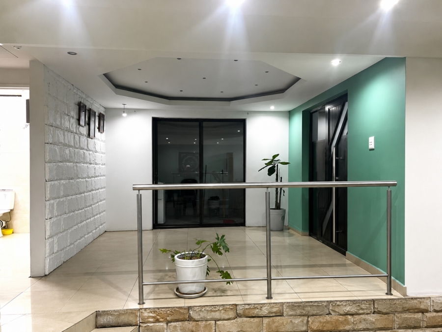 2 Bedroom Property for Sale in Portlands Western Cape